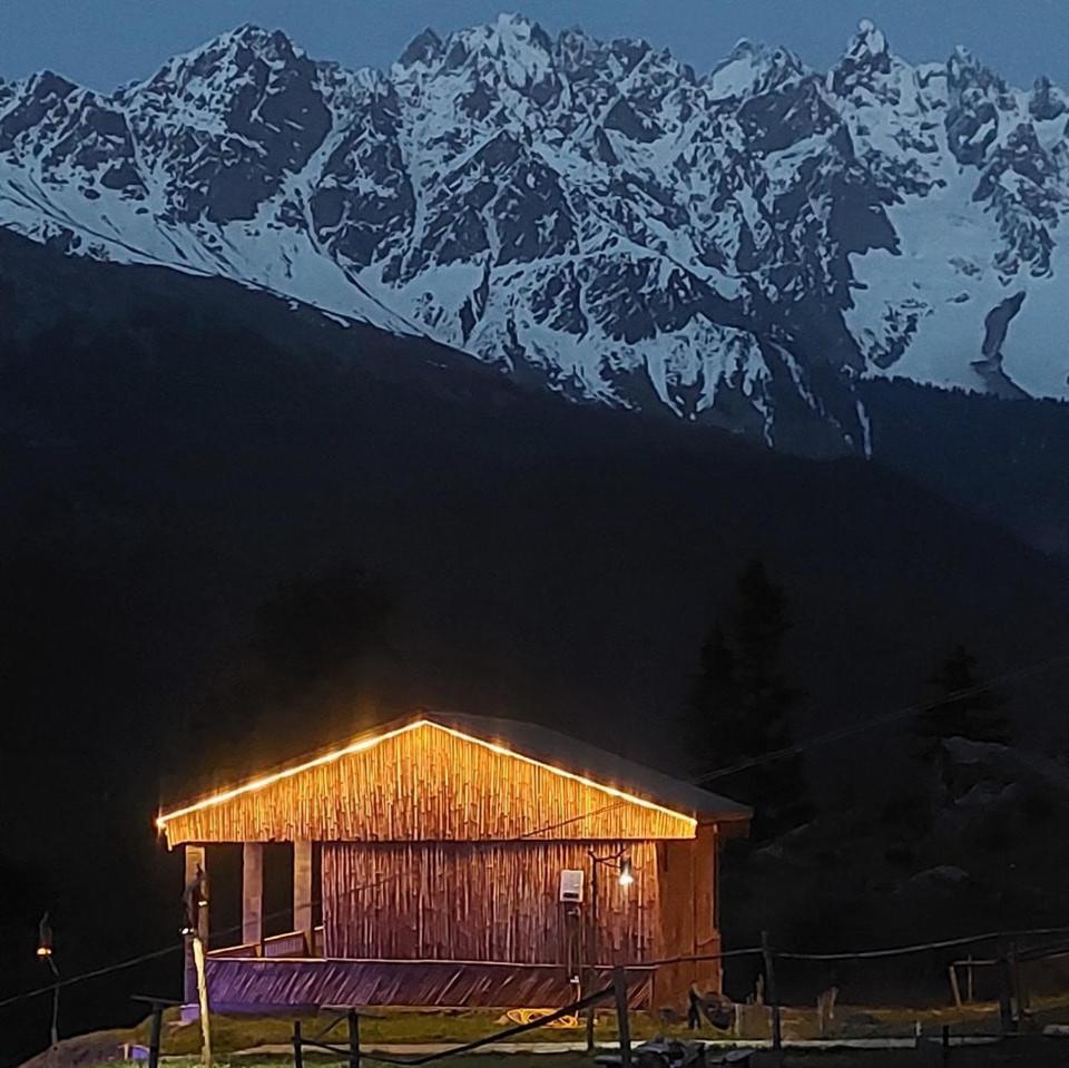 Khana Badosh Resort Kalam Екстер'єр фото